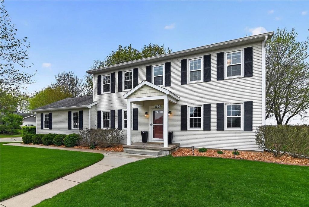 Photo of 1200 Spahn DRIVE, Waunakee, WI 53597 (MLS # 2020521)