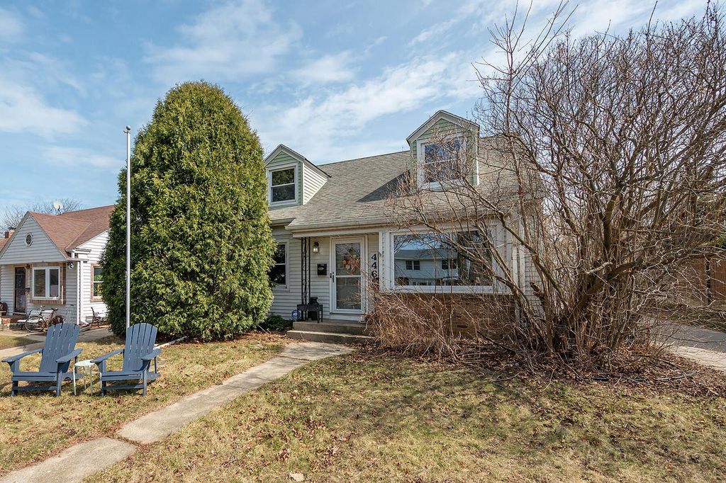 Photo of 4462 S Lake DRIVE, Cudahy, WI 53110 (MLS # 1955330)