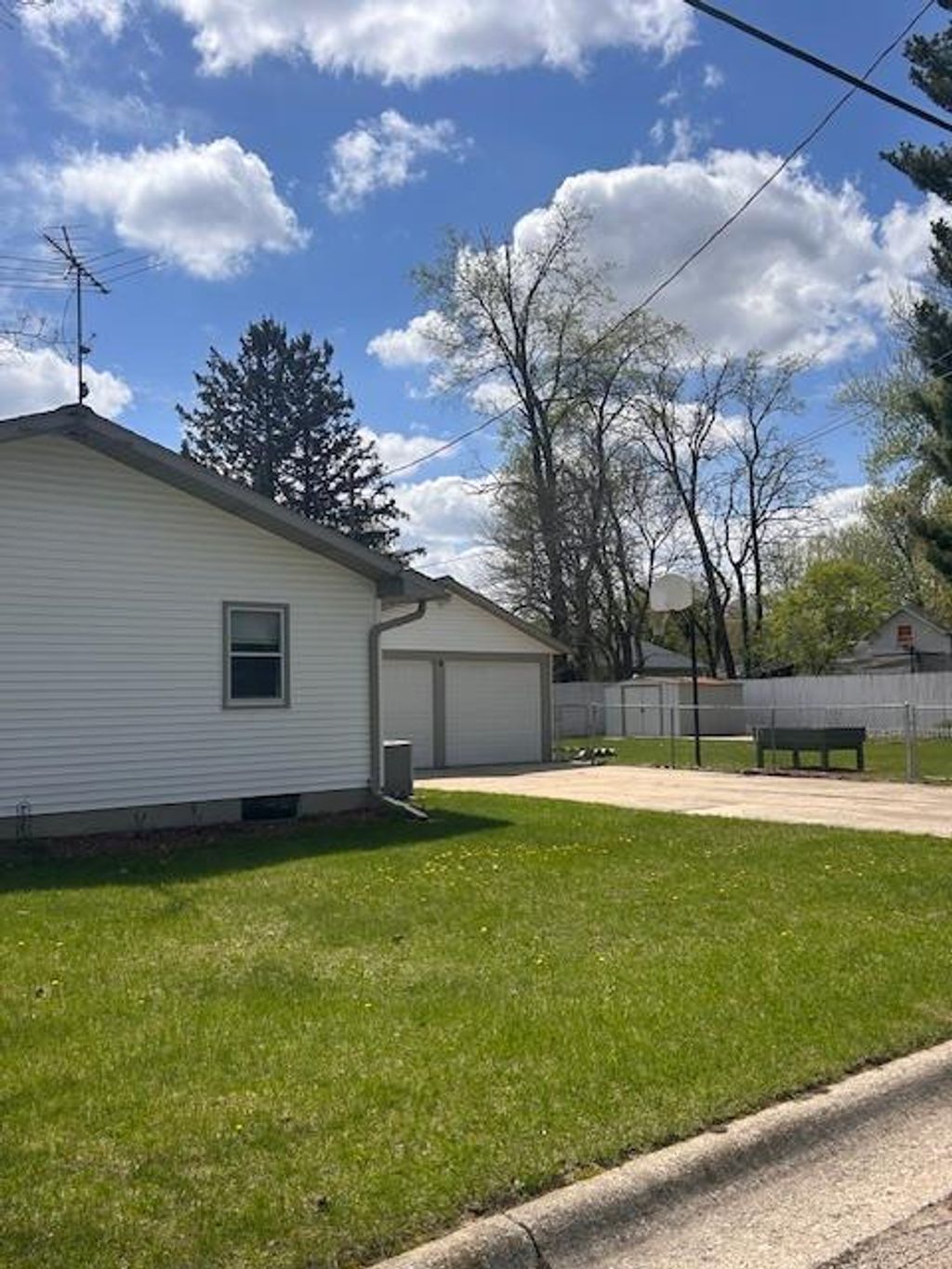 Photo of 401 E 6th AVENUE, Brodhead, WI 53520 (MLS # 2013482)
