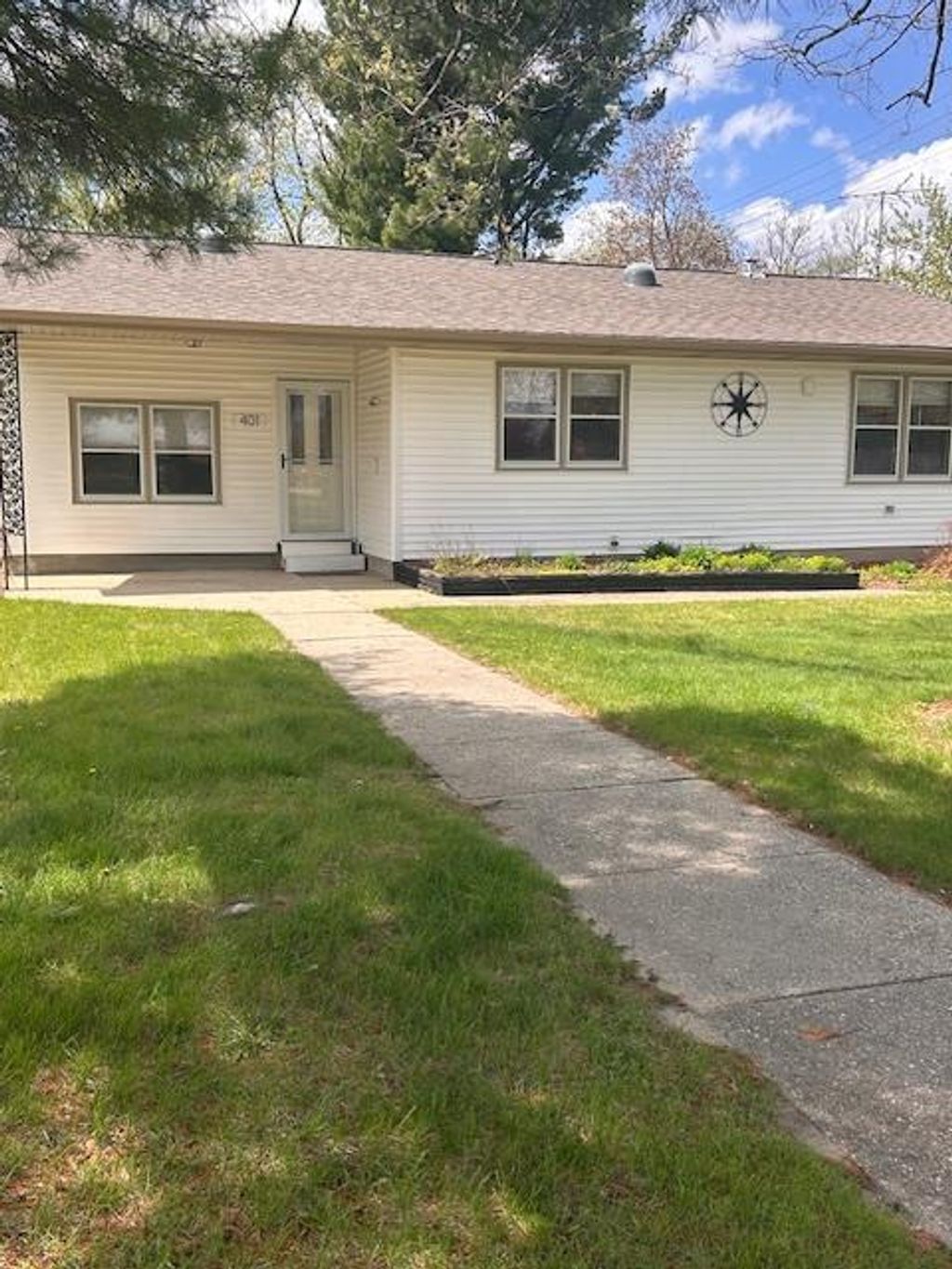 Photo of 401 E 6th AVENUE, Brodhead, WI 53520 (MLS # 2013482)