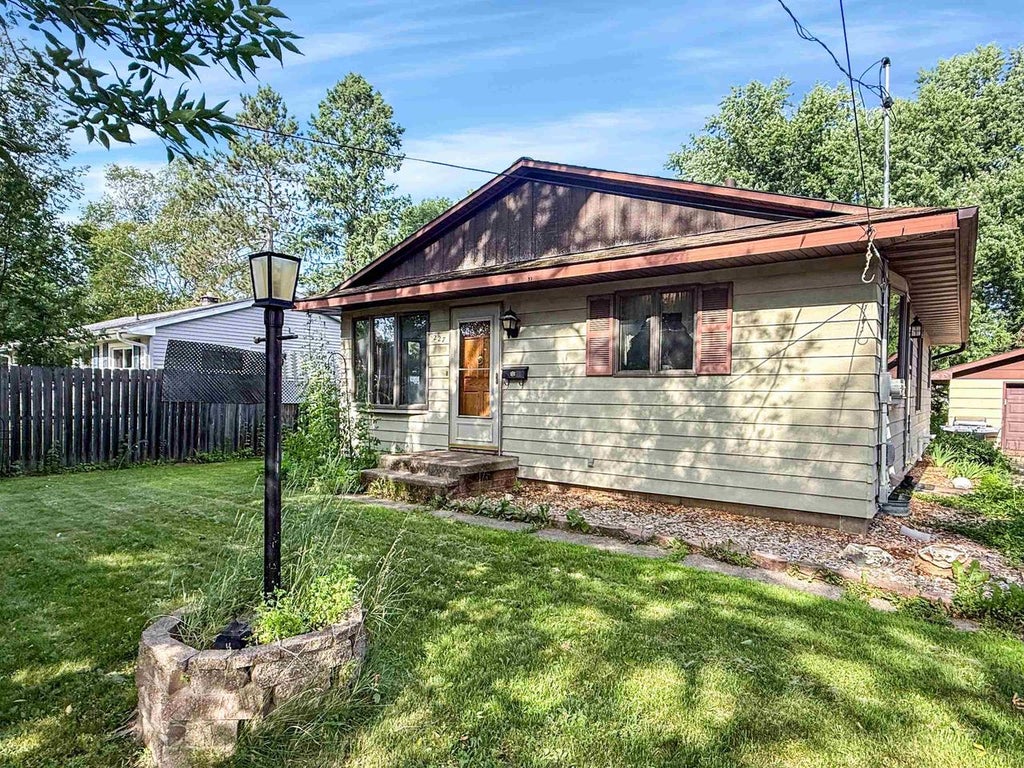 Photo of 227 S Virginia STREET, Antigo, WI 54409 (MLS # 22603838)