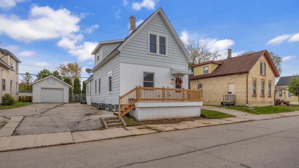 Photo of 1603 Martin AVENUE, Sheboygan, WI 53083 (MLS # 1941425)