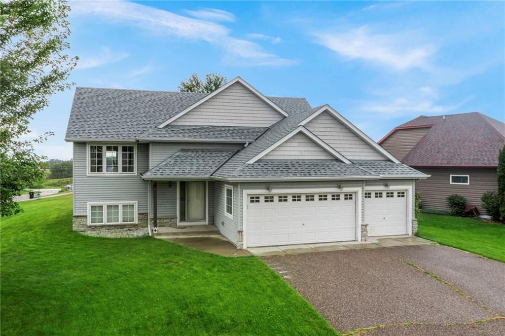 Photo of 1337 Eagle COURT, New Richmond, WI 54017 (MLS # 1597155)