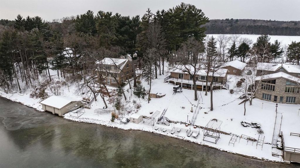 Photo of N2980 Highland LANE, Waupaca, WI 54981 (MLS # 50318956)