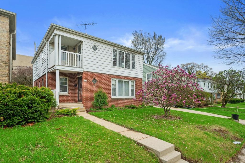 Photo of 4146 N Bartlett AVENUE #4148, Shorewood, WI 53211 (MLS # 1960605)