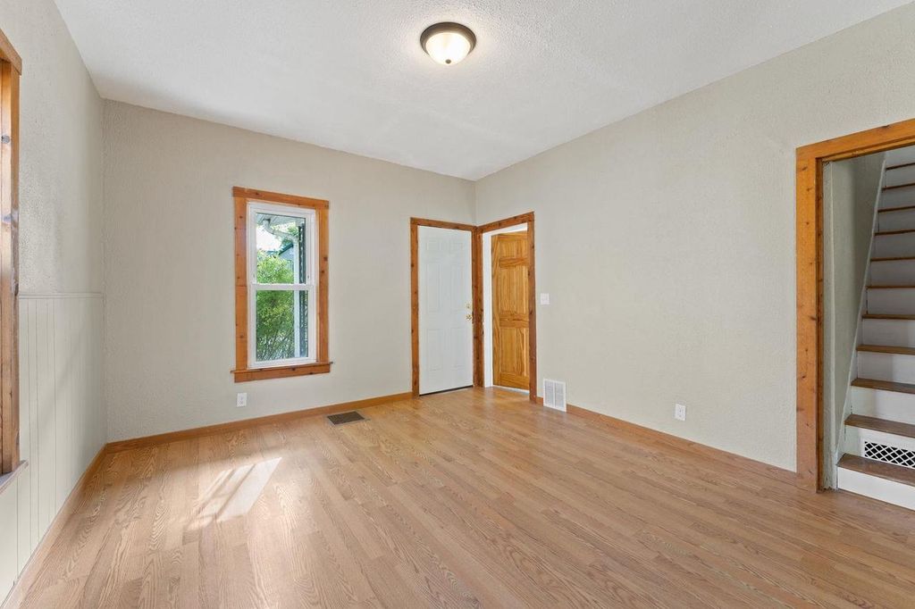 Photo of 326 7th AVENUE, Baraboo, WI 53913 (MLS # 2011203)