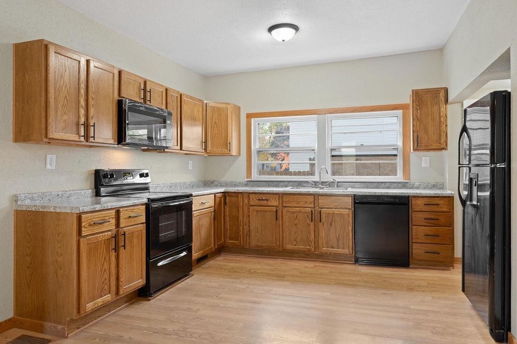 Photo of 326 7th AVENUE, Baraboo, WI 53913 (MLS # 2011203)