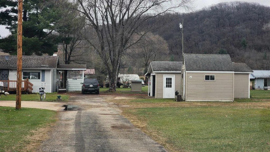 Photo of 17432 Oakes ROAD, Boscobel, WI 53805 (MLS # 2020406)