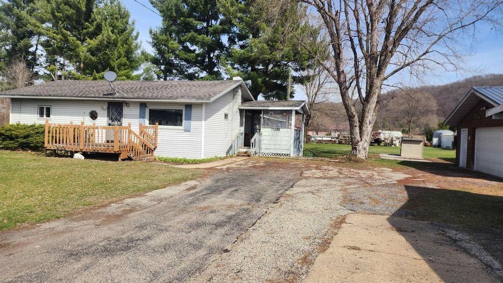 Photo of 17432 Oakes ROAD, Boscobel, WI 53805 (MLS # 2020406)