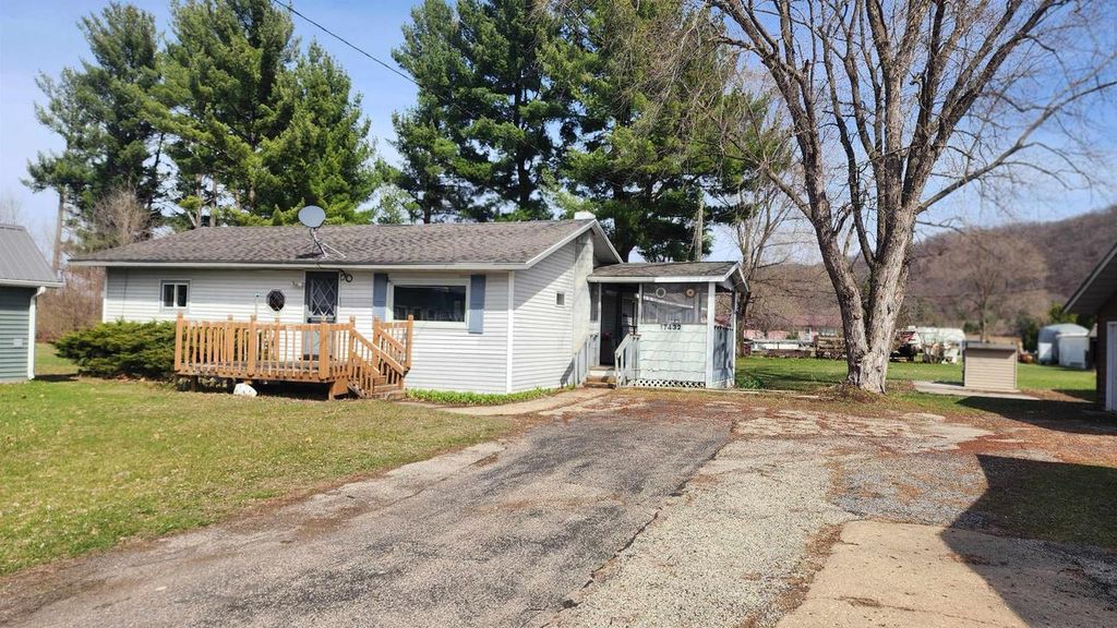 Photo of 17432 Oakes ROAD, Boscobel, WI 53805 (MLS # 2020406)