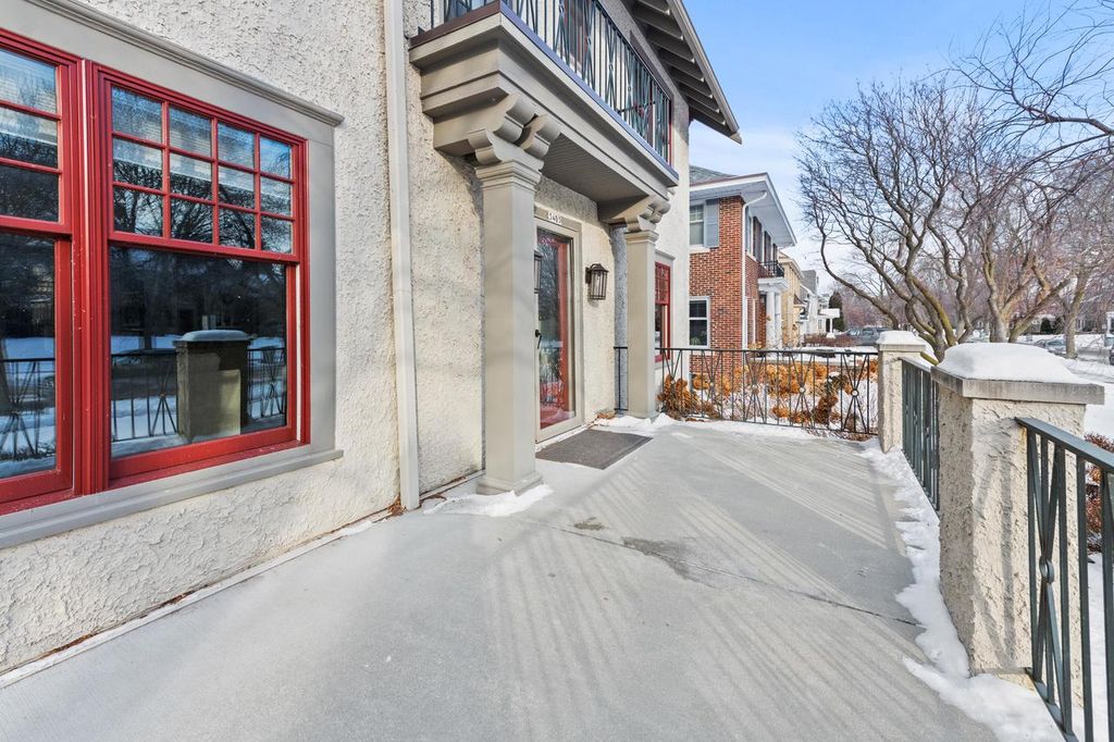 Photo of 3405 N Hackett AVENUE, Milwaukee, WI 53211 (MLS # 1947823)