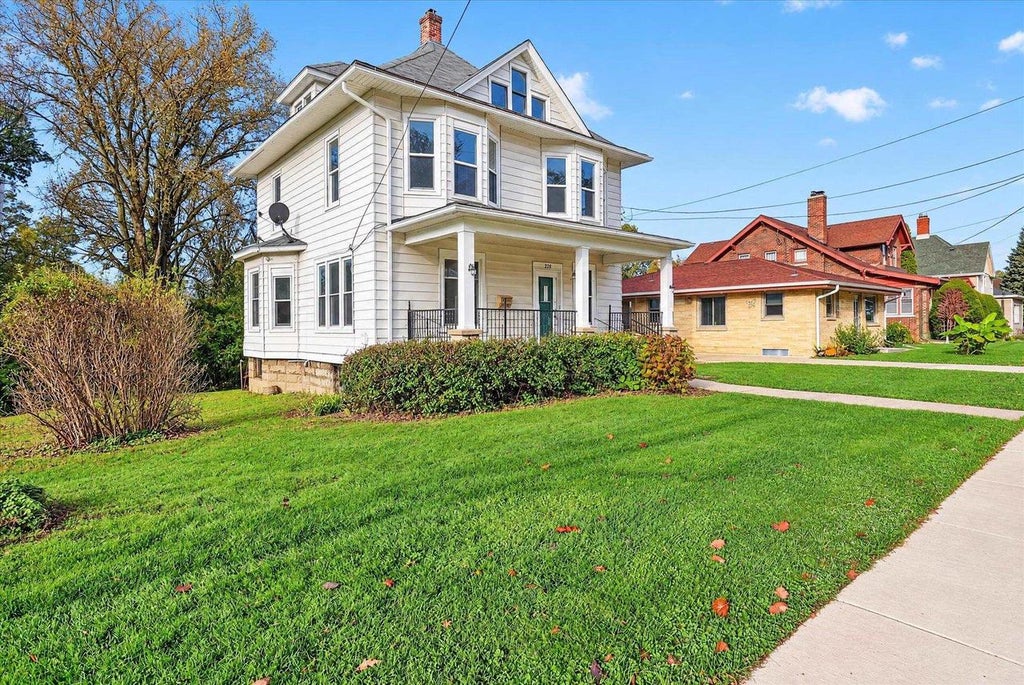Photo of 720 S Main STREET, Janesville, WI 53545 (MLS # 2035074)