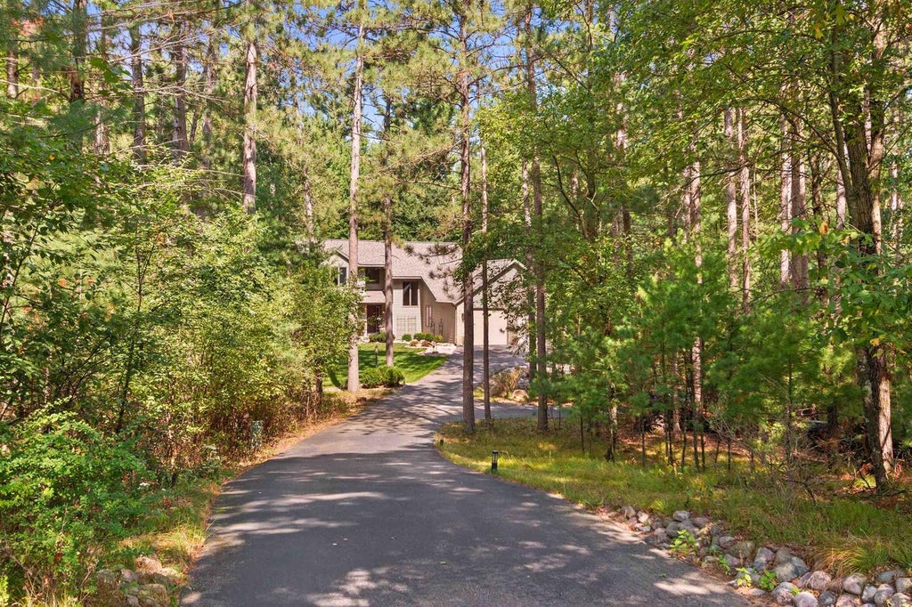 Photo of 3811 North Valley DRIVE, Wisconsin Rapids, WI 54494 (MLS # 22604218)