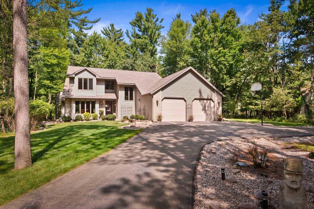 Photo of 3811 North Valley DRIVE, Wisconsin Rapids, WI 54494 (MLS # 22604218)