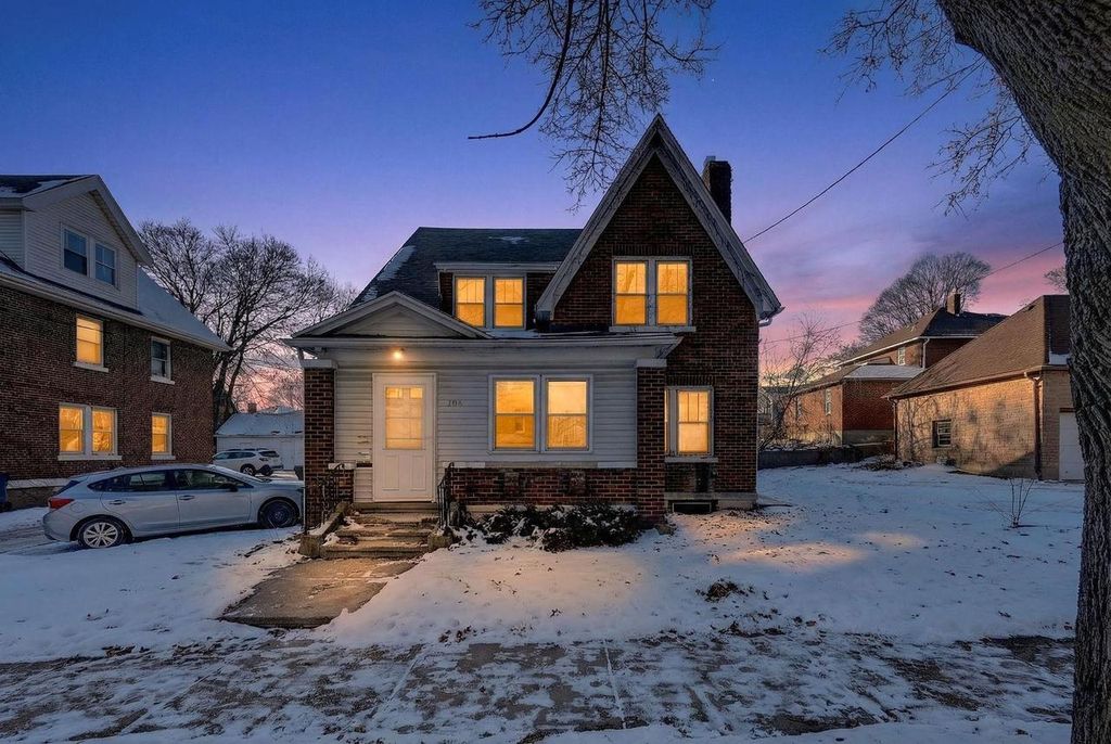 Photo of 308 S Brooks STREET, Madison, WI 53715 (MLS # 2016377)