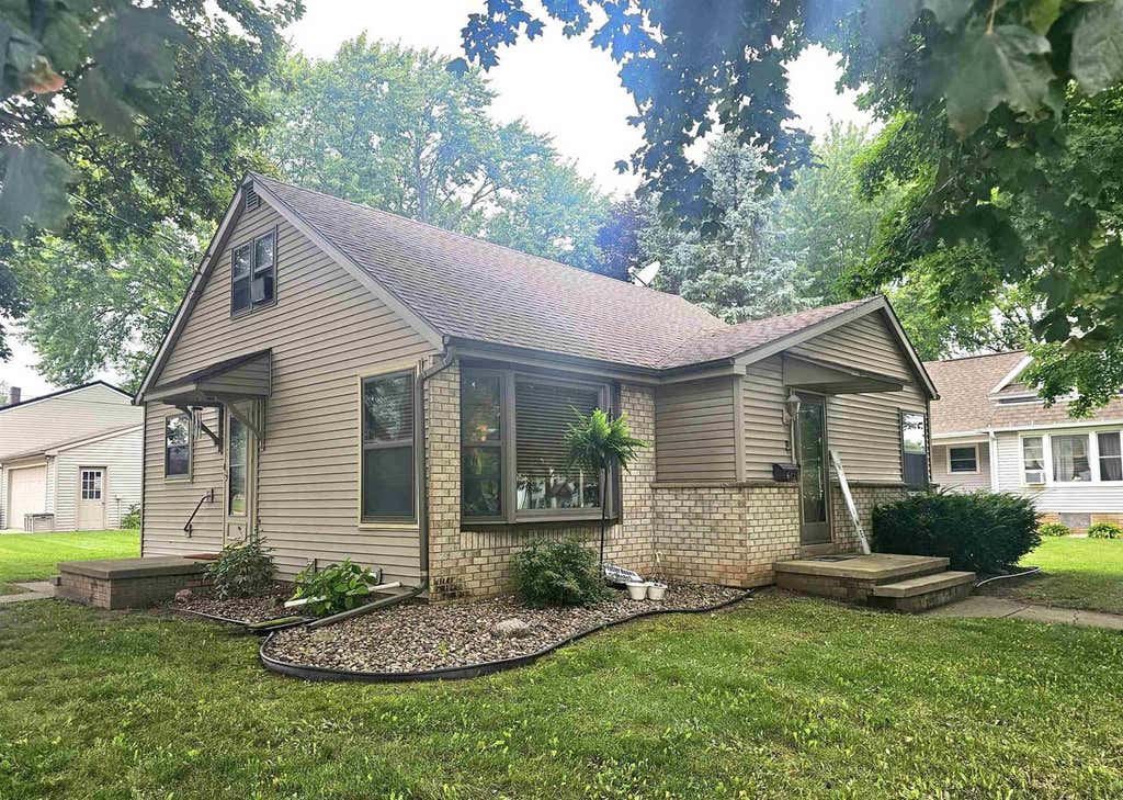 Photo of 643 S Main STREET, Seymour, WI 54165 (MLS # 50331002)