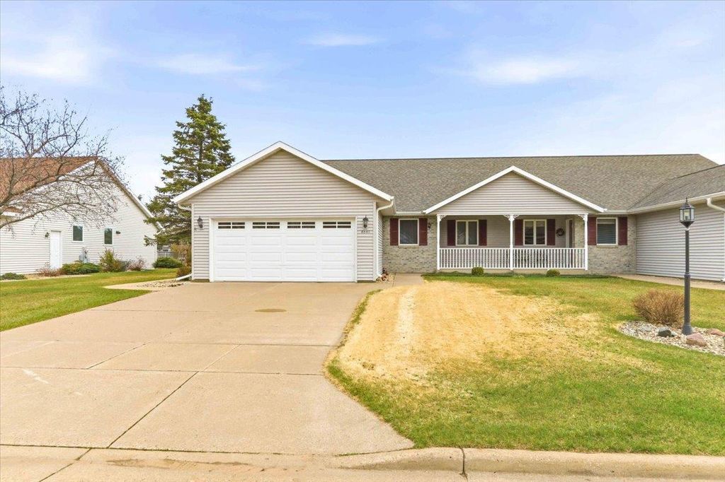 Photo of 4641 Ridgeview COURT, Wisconsin Rapids, WI 54494 (MLS # 22601263)