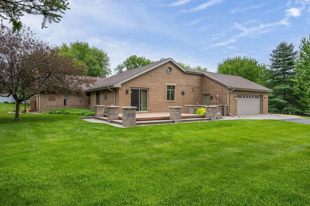 Photo of 8131 E Creek ROAD, Janesville, WI 53546 (MLS # 2014982)