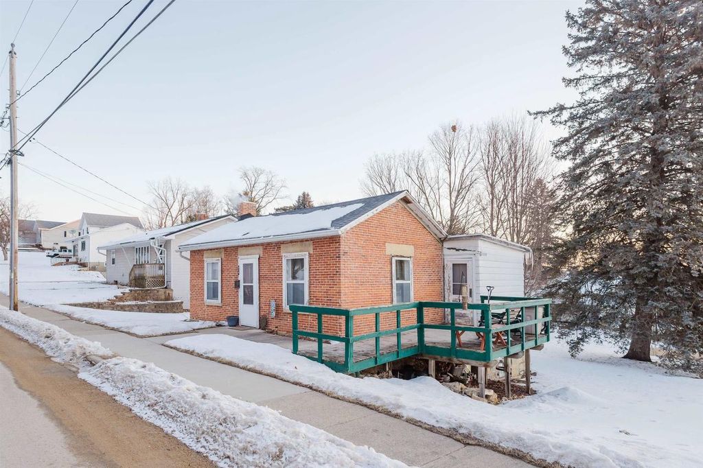 Photo of 516 S Wisconsin STREET, Mineral Point, WI 53565 (MLS # 2014990)