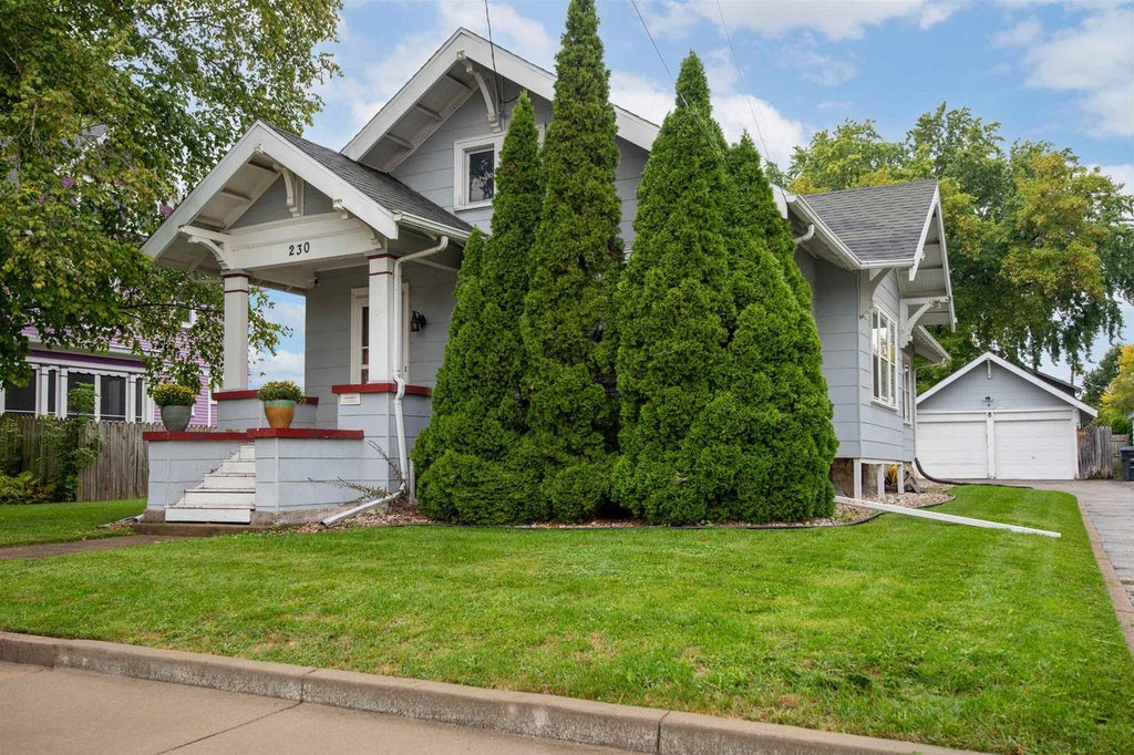 Photo of 230 E Irving AVENUE, Oshkosh, WI 54901 (MLS # 50332651)