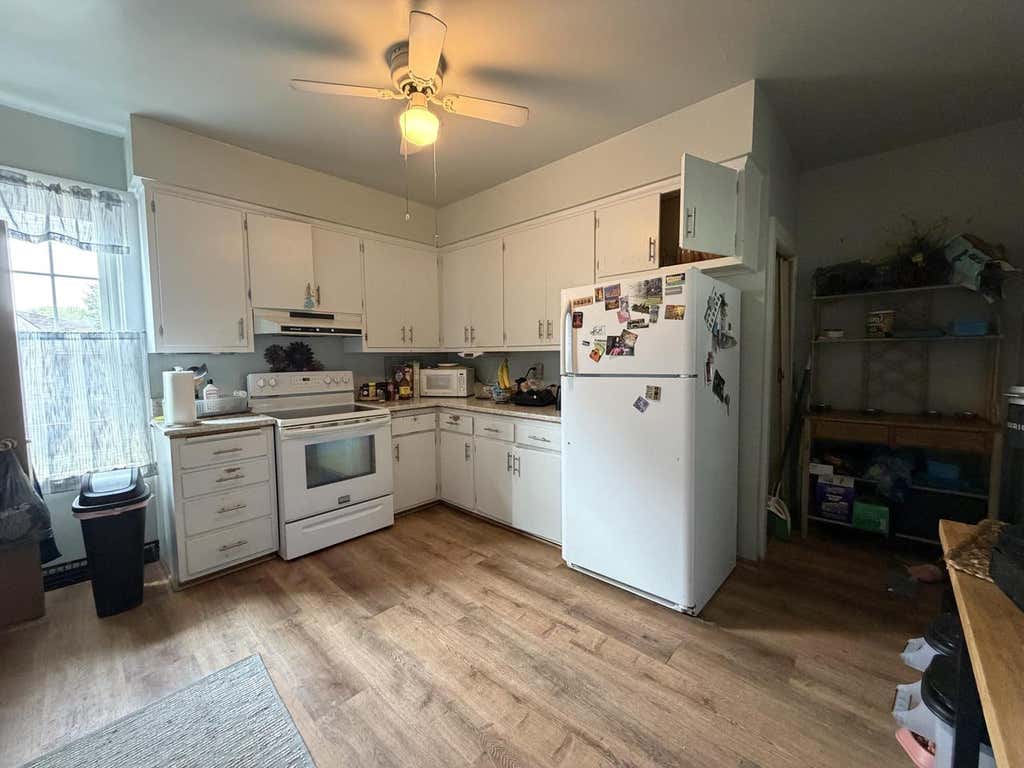 Photo of 2012 Geele AVENUE, Sheboygan, WI 53083 (MLS # 1972625)