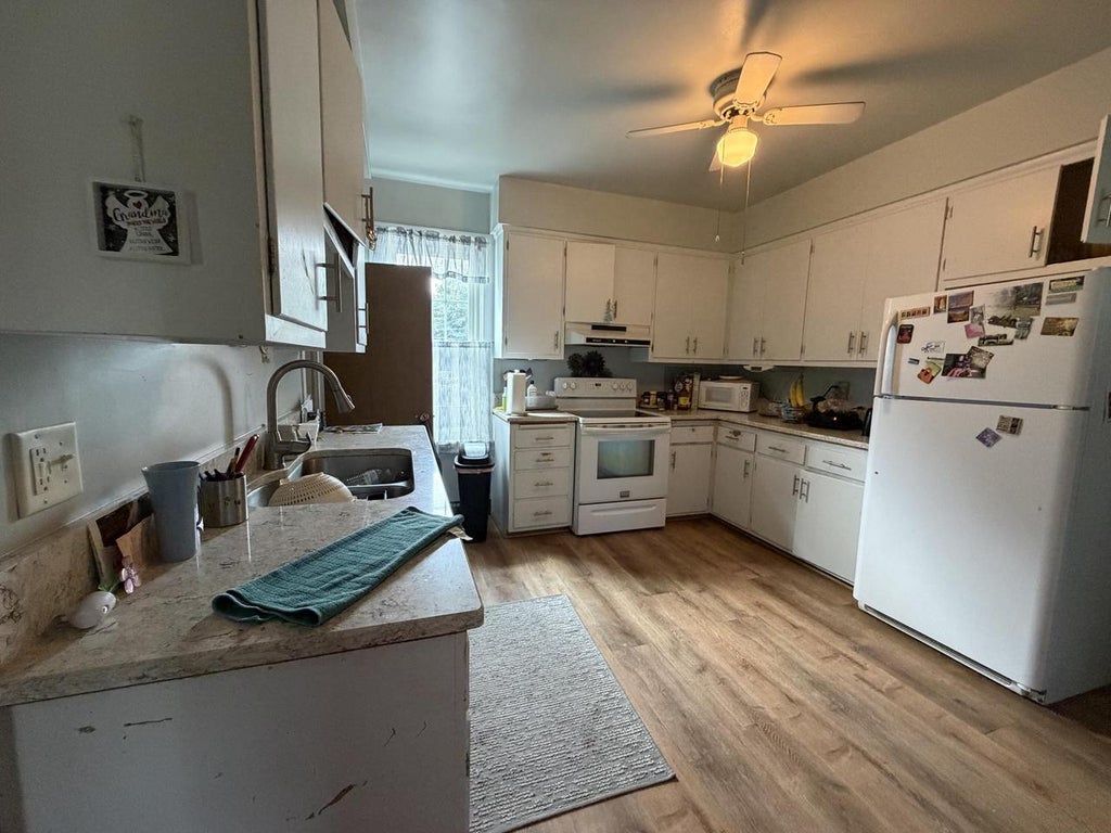 Photo of 2012 Geele AVENUE, Sheboygan, WI 53083 (MLS # 1972625)