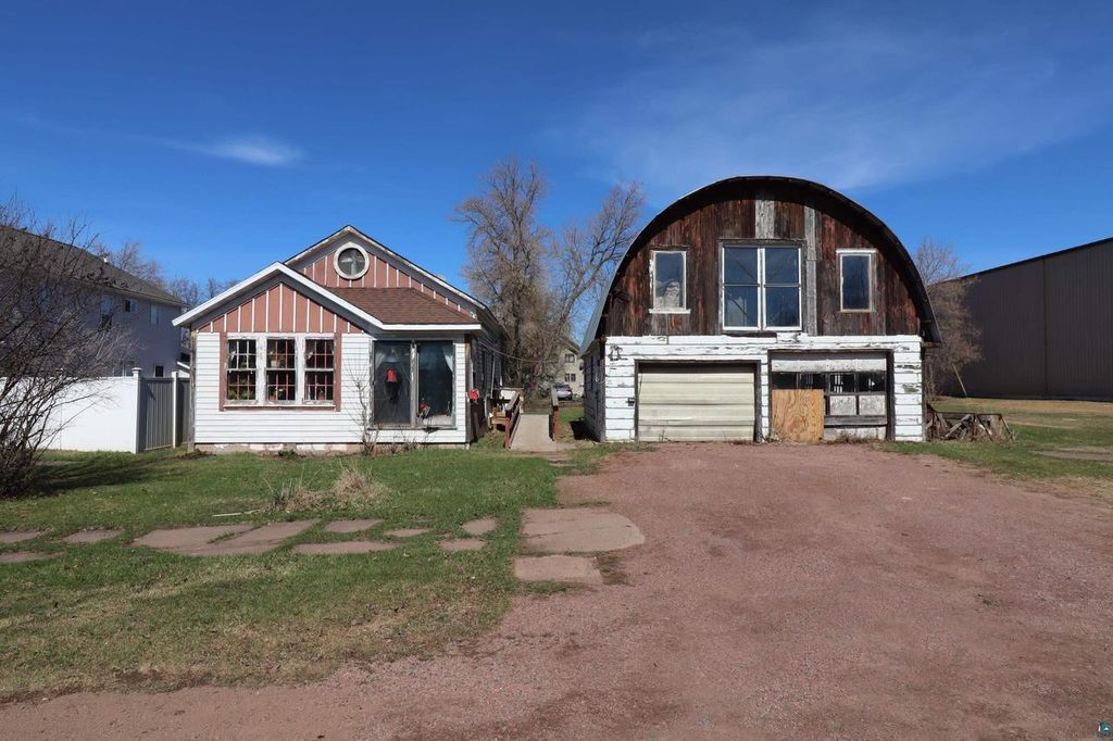 Photo of 318 2nd Ave E, Ashland, WI 54806 (MLS # 6124687)