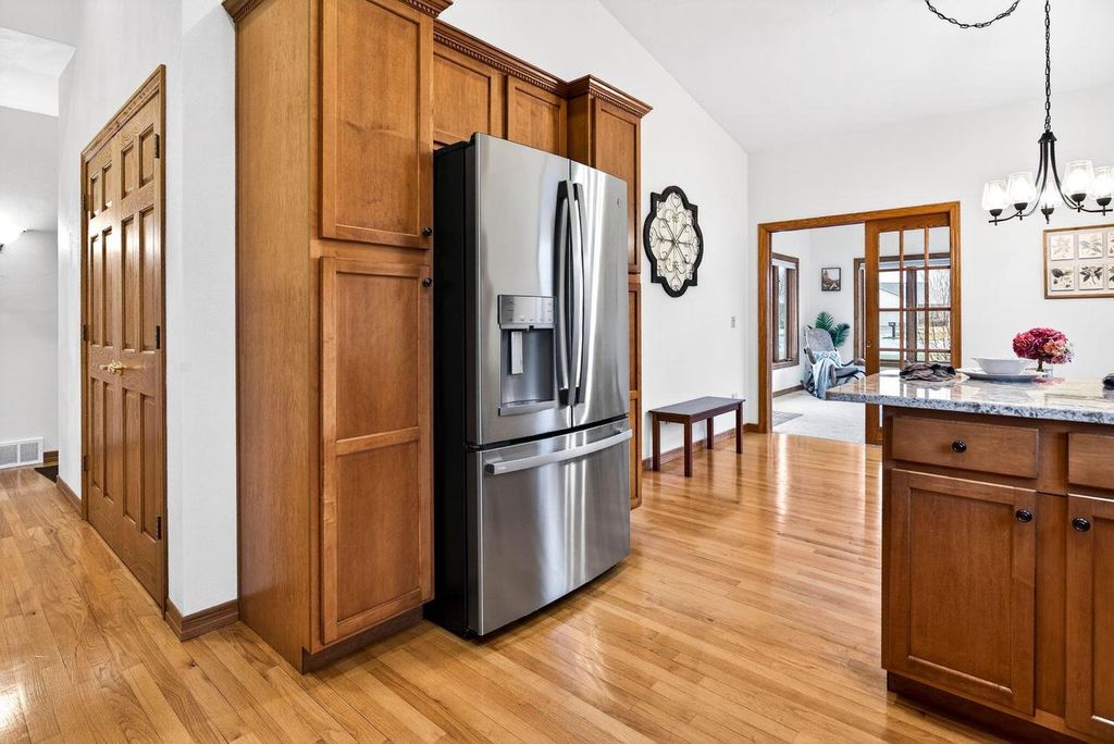 Photo of 1831 E Sylvan AVENUE, Appleton, WI 54915 (MLS # 50322004)