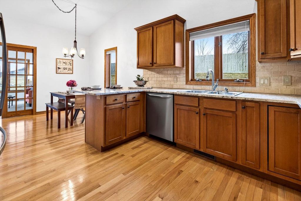 Photo of 1831 E Sylvan AVENUE, Appleton, WI 54915 (MLS # 50322004)