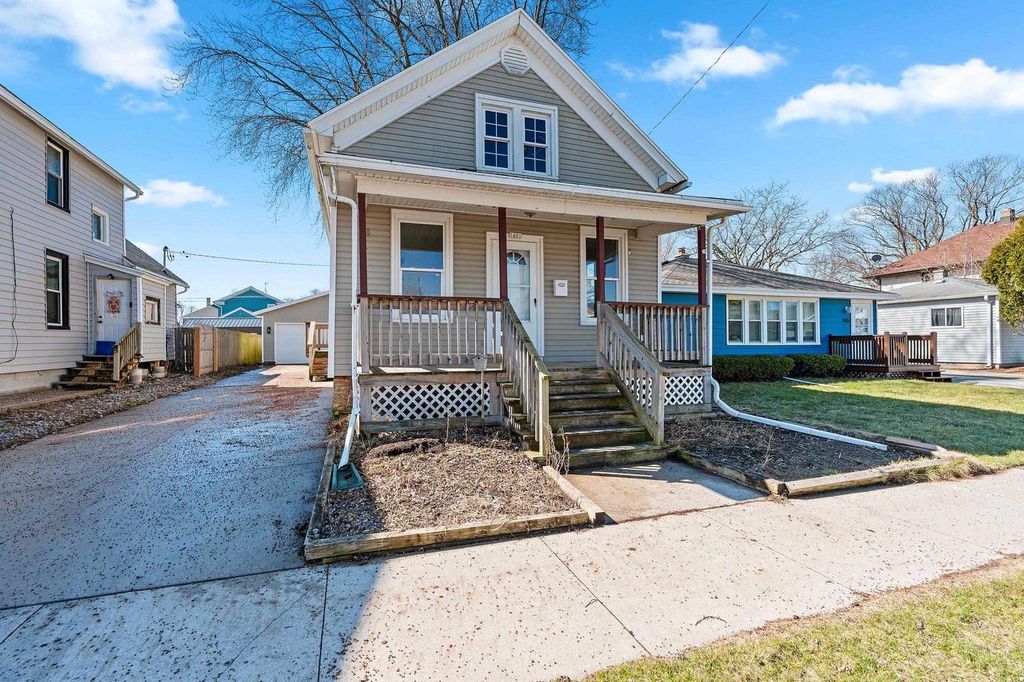 Photo of 1401 Heermann COURT, Sheboygan, WI 53081 (MLS # 50323704)