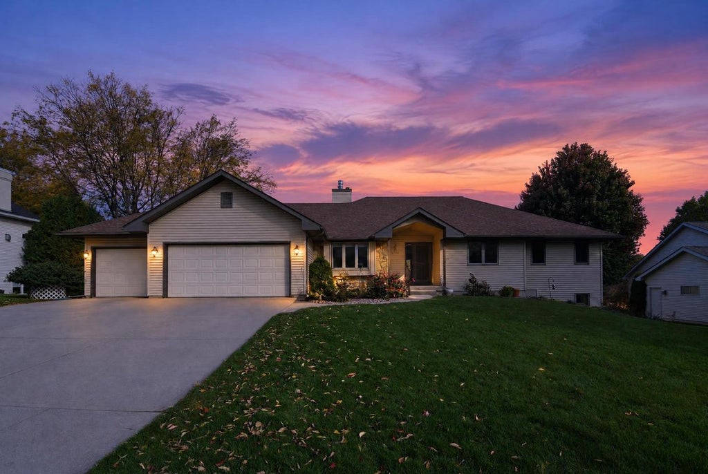 Photo of 5716 Margate STREET, Fitchburg, WI 53711 (MLS # 2034348)