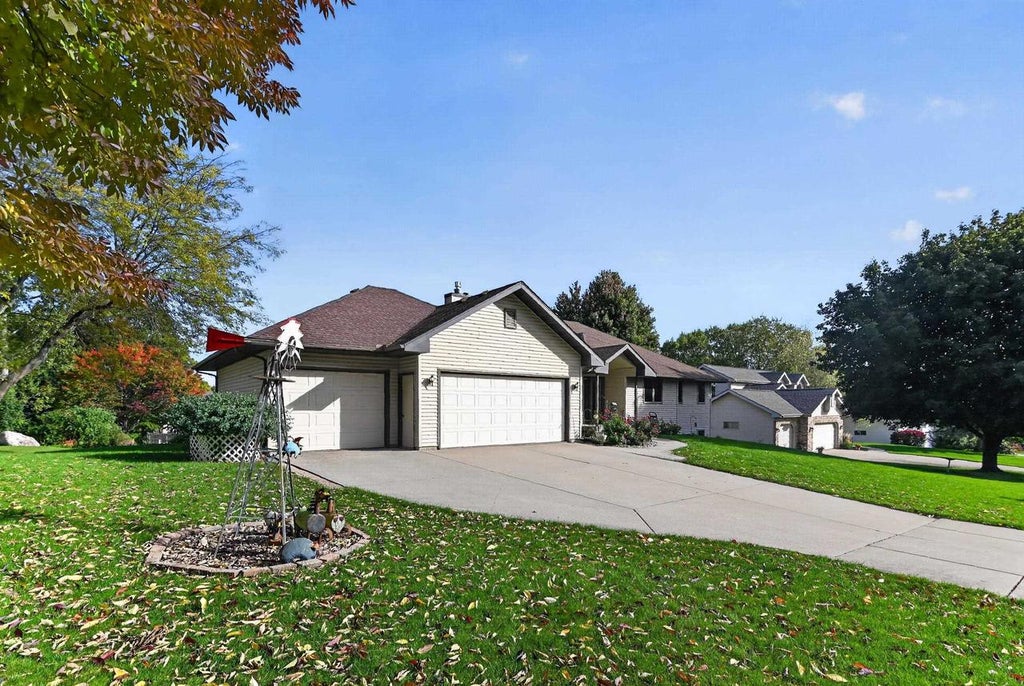 Photo of 5716 Margate STREET, Fitchburg, WI 53711 (MLS # 2034348)