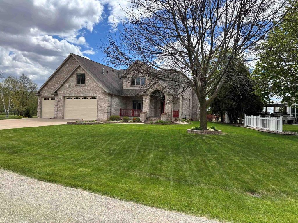 Photo of W5085 Fox LANE, Sherwood, WI 54169 (MLS # 50325517)