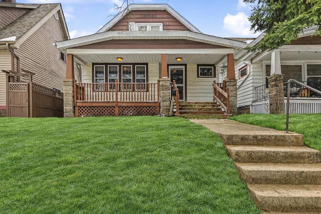Photo of 2735 S Greeley STREET, Milwaukee, WI 53207 (MLS # 1954409)