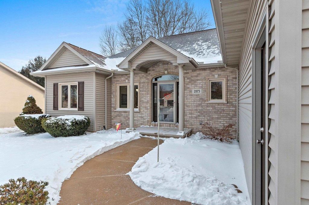 Photo of 2875 Bristol Mountain TRAIL, Green Bay, WI 54313 (MLS # 50320346)