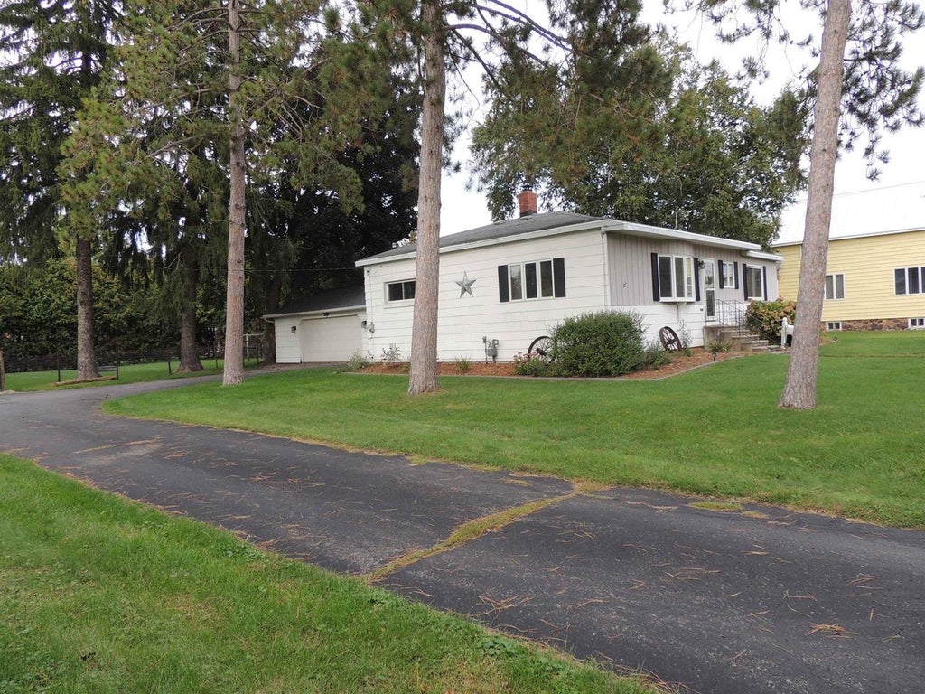 Photo of 231 Madison STREET, Oconto, WI 54153 (MLS # 50333098)