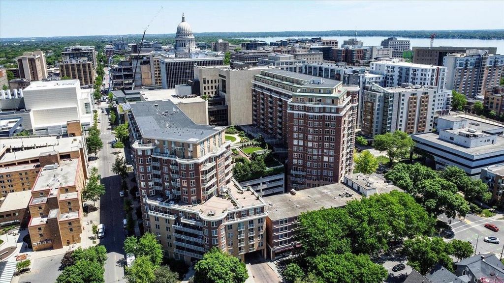 Photo of 333 W Mifflin STREET #3170, Madison, WI 53703 (MLS # 2023480)