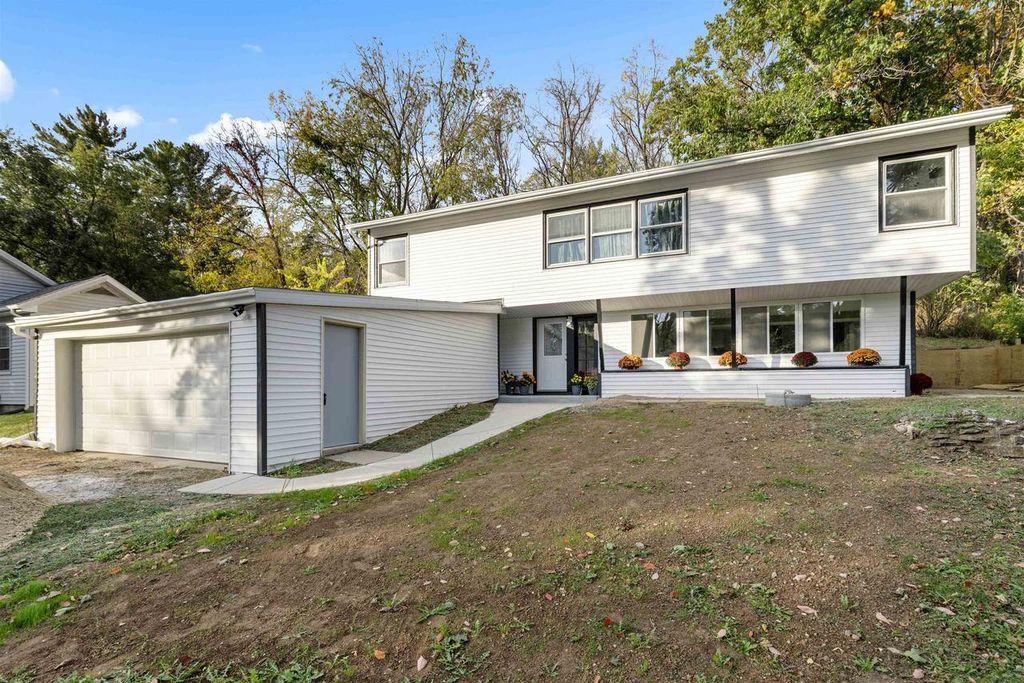 Photo of 4936 N River ROAD, Janesville, WI 53545 (MLS # 2011007)