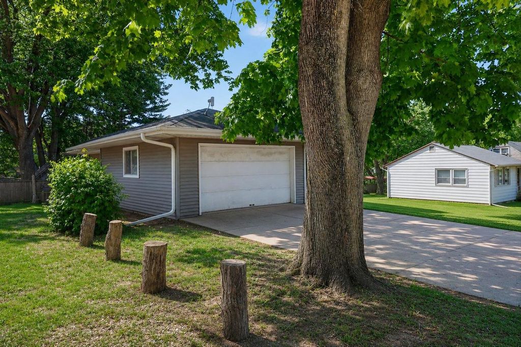 Photo of 1308 Beloit AVENUE, Janesville, WI 53546 (MLS # 2023533)