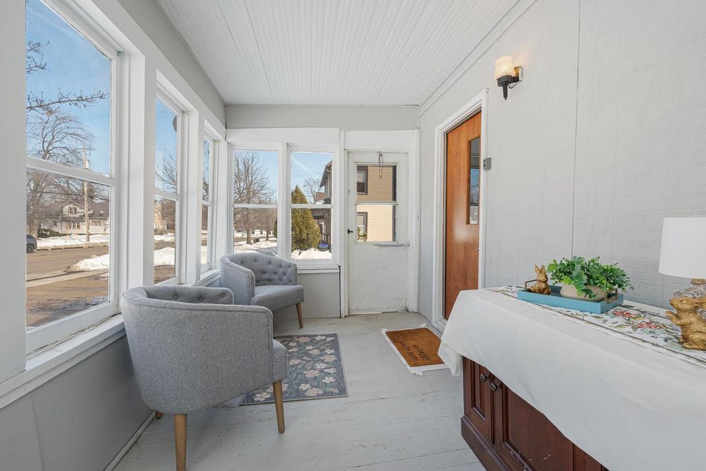 Photo of 724 Main STREET, Neenah, WI 54956 (MLS # 50322536)