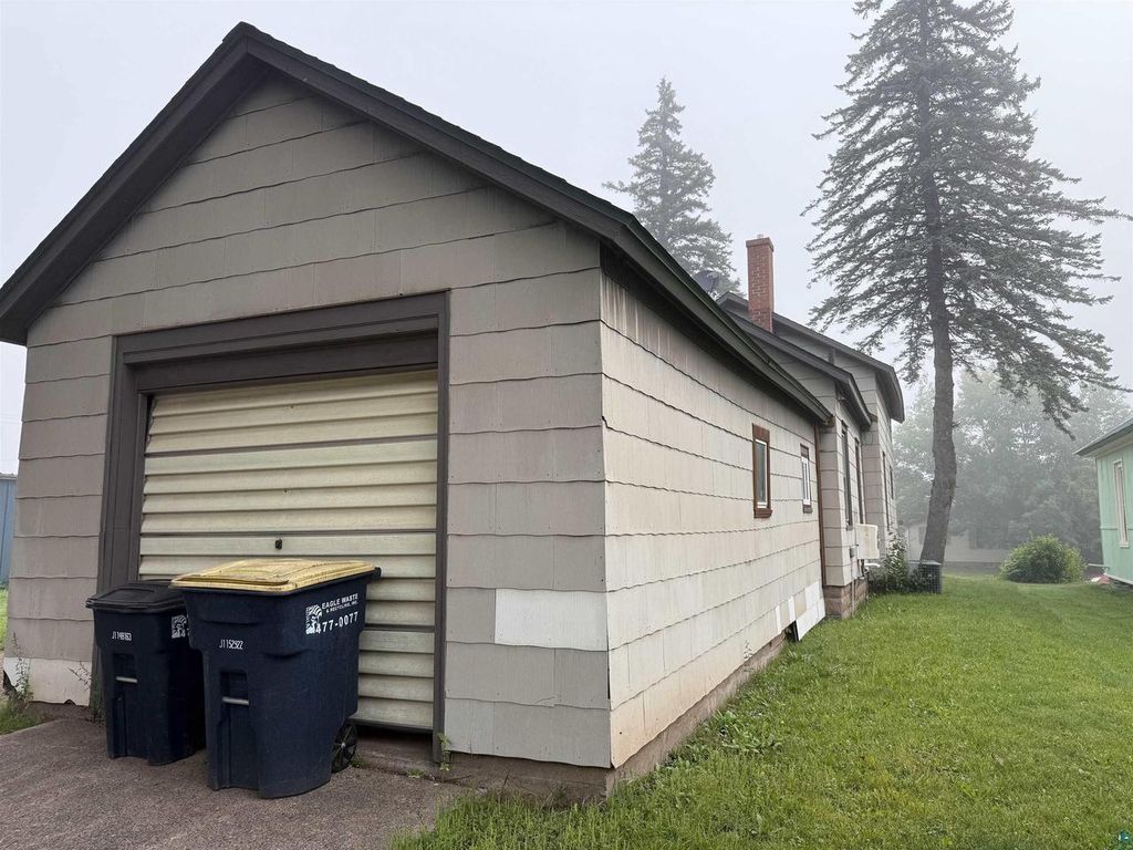 Photo of 609 Vaughn AVENUE, Ashland, WI 54806 (MLS # 6121993)