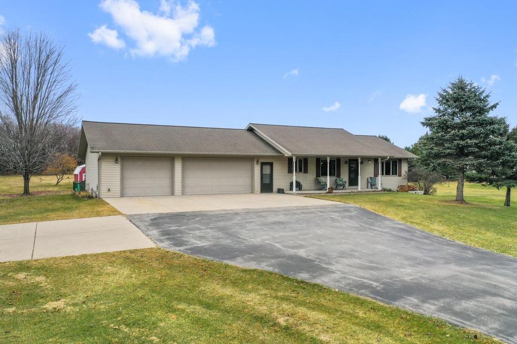 Photo of 8144 South Chase ROAD, Pulaski, WI 54162 (MLS # 50318389)