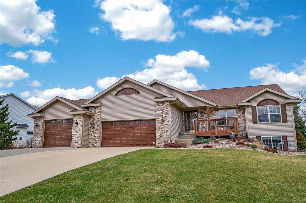 Photo of 3215 Conservancy Estates LANE, Sun Prairie, WI 53590 (MLS # 2023796)