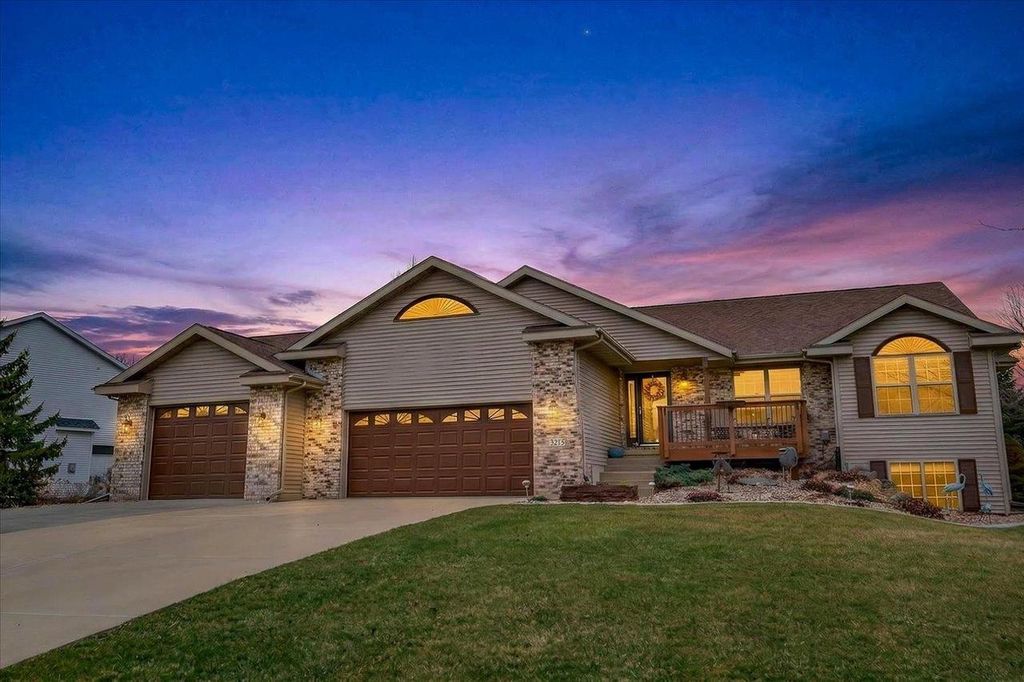 Photo of 3215 Conservancy Estates LANE, Sun Prairie, WI 53590 (MLS # 2023796)