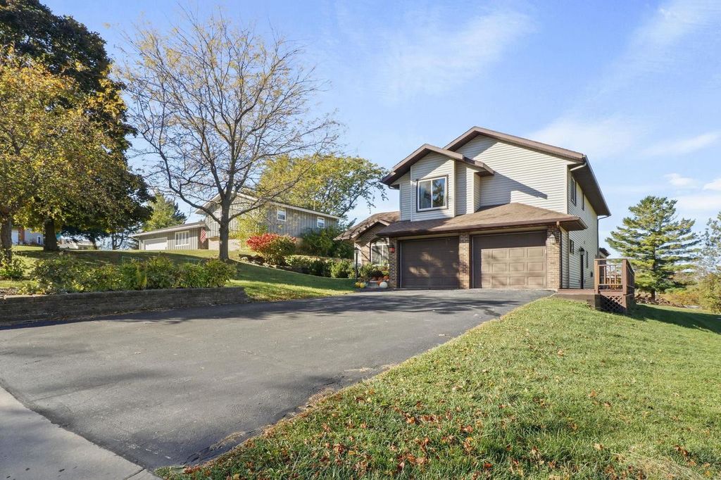 Photo of 318 Tower COURT, Dodgeville, WI 53533 (MLS # 2019114)