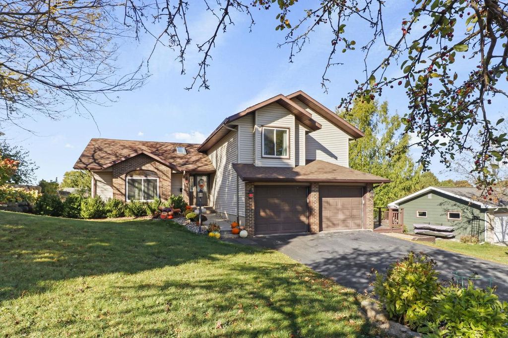 Photo of 318 Tower COURT, Dodgeville, WI 53533 (MLS # 2019114)