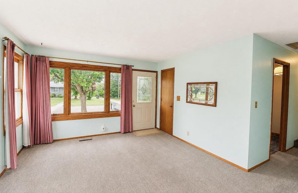 Photo of 2259 Staborn DRIVE, Beloit, WI 53511 (MLS # 2024084)