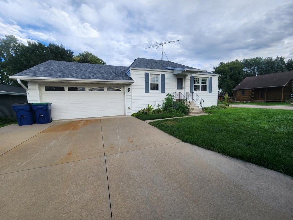Photo of 603 N 7th STREET, Winneconne, WI 54986 (MLS # 50333286)