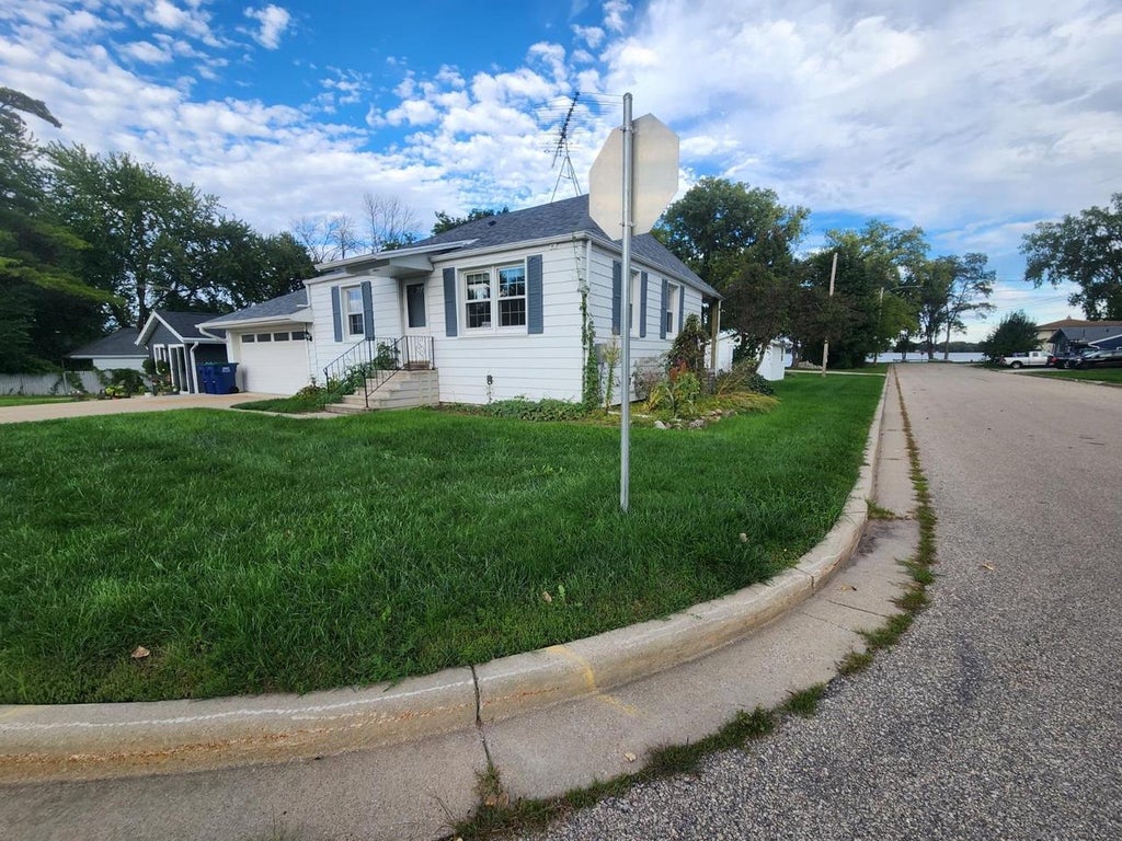 Photo of 603 N 7th STREET, Winneconne, WI 54986 (MLS # 50333286)