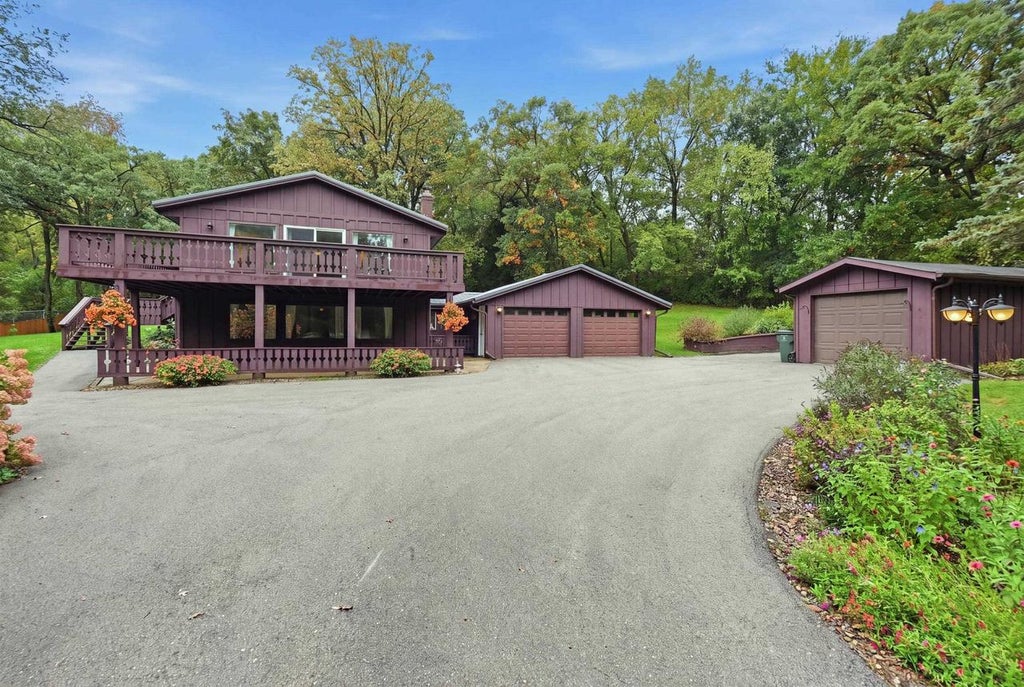 Photo of 7959 N Pine View DRIVE, Edgerton, WI 53534 (MLS # 2033557)